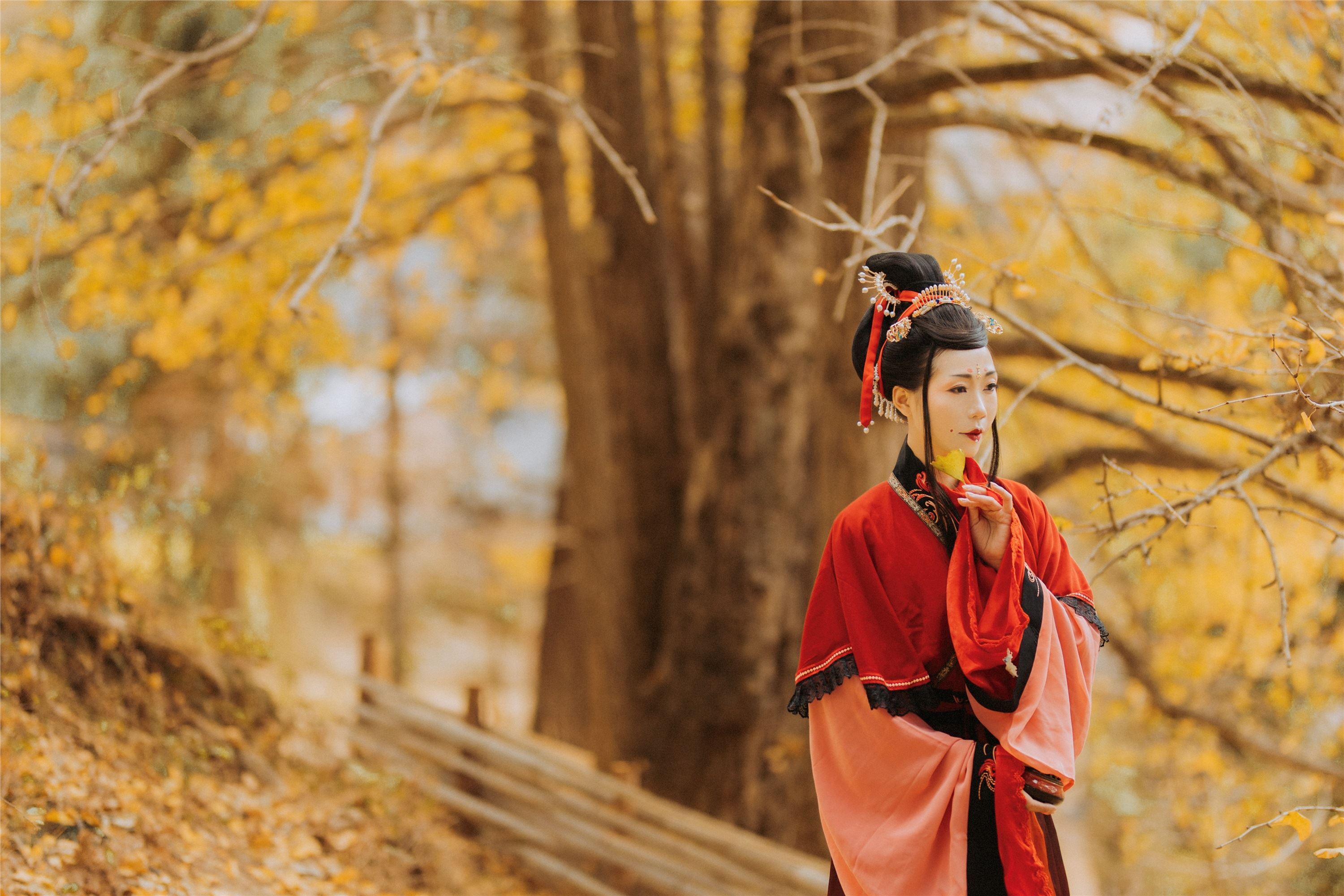 YITUYU艺图语 2021.09.03 满地秋 谭子